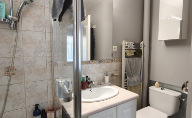 Conception 3D d&rsquo;une salle de bain &agrave; Vaur&eacute;al image 